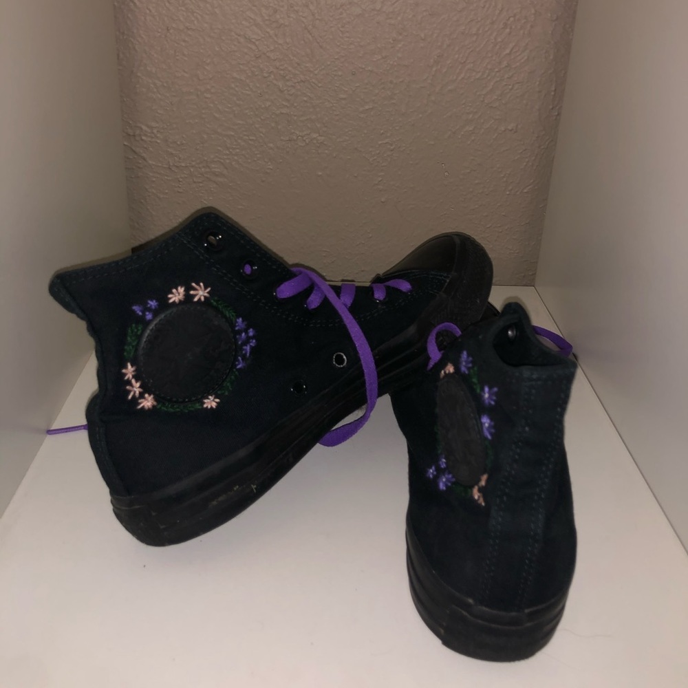 Converse tennis shoes.